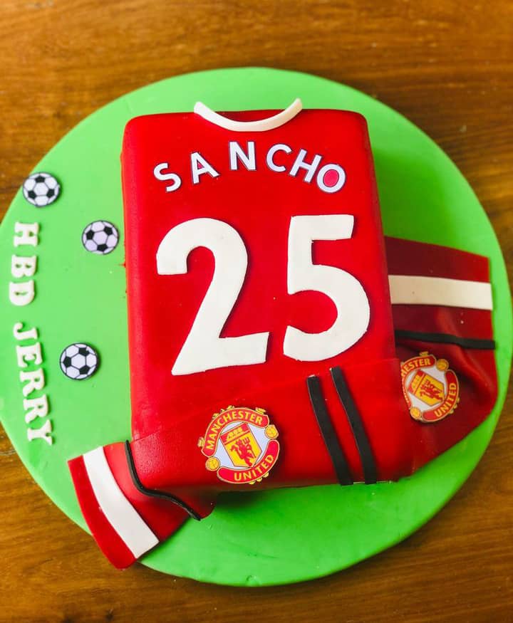 MANCHESTER UNITED SHIRT CAKE