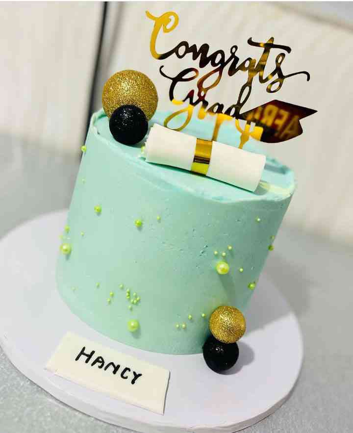 HANCY GRADUATION CAKE 