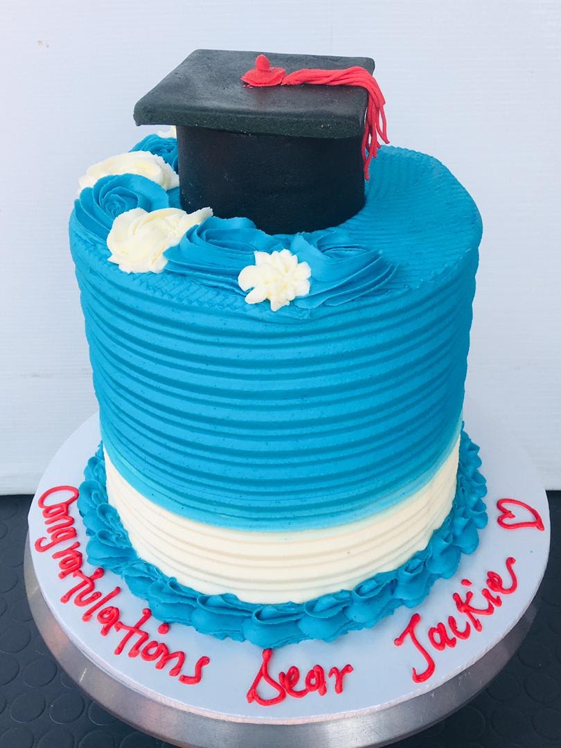 GRADUATION BUTTER CAKE 2573