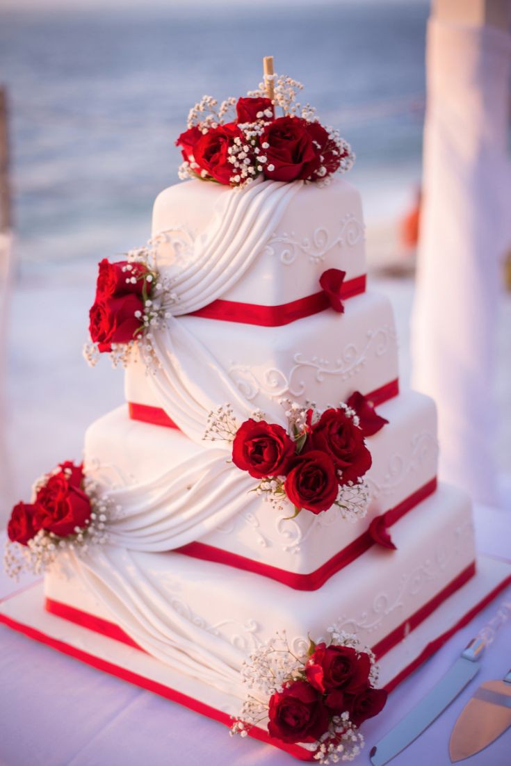 CREAM AND RED SQUARE WEDDING CAKE 