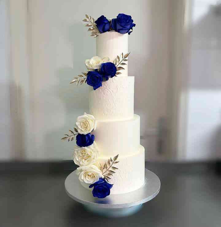 WEDDING BLUE WHITE CAKE 