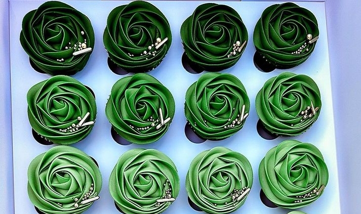 BEAUTIFUL GREEN CUPCAKES