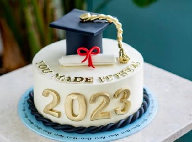 10INCH GRADUATION CAKE ...7