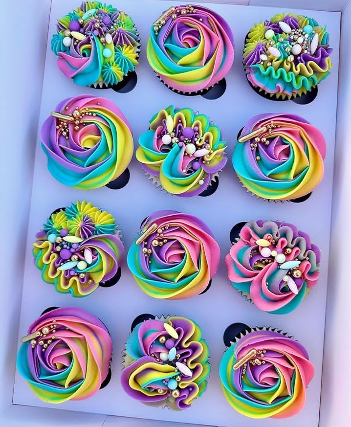 RAINBOW 🌈 CAPCAKES