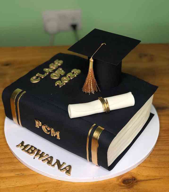 PCM GRADUATION CAKE 