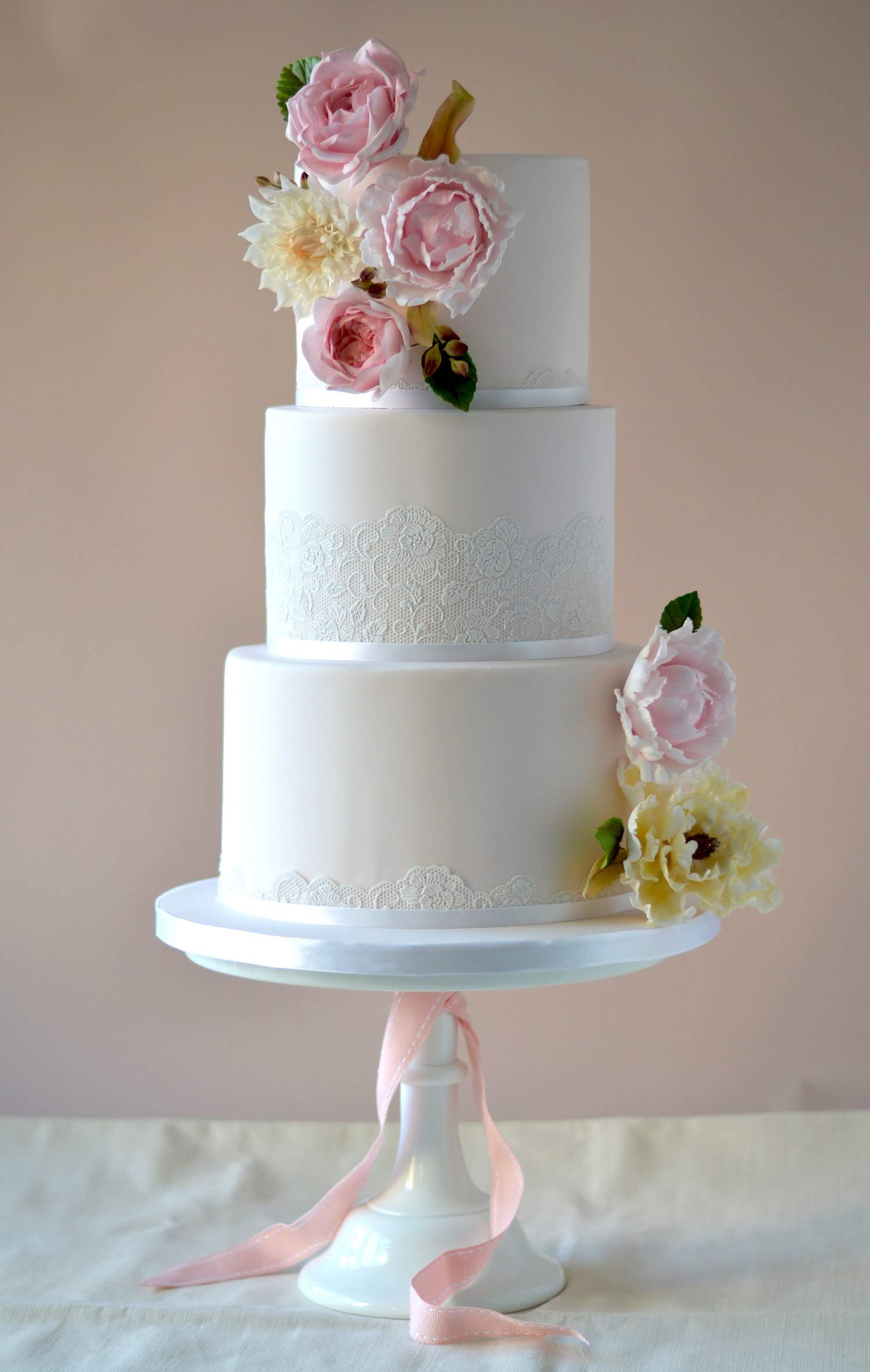 WHITE FLORAL WEDDING CAKE 🎂