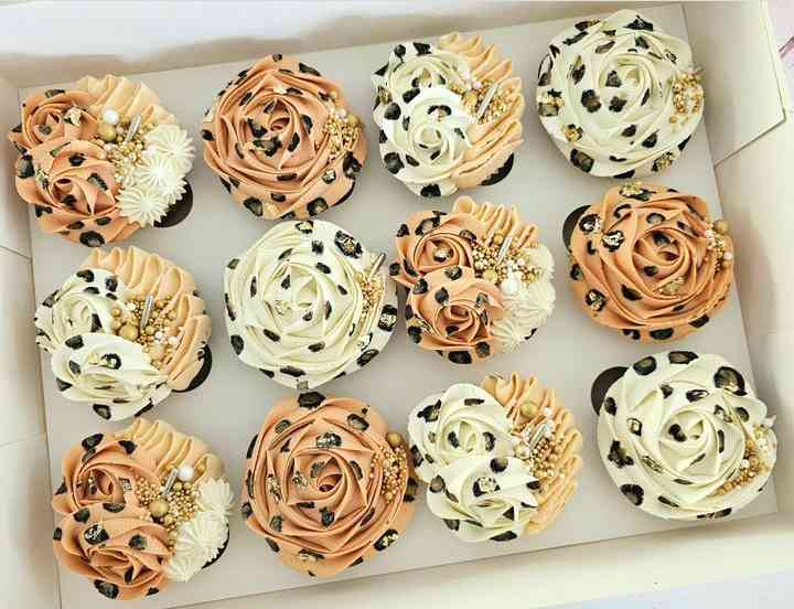 WHIPPED CREAMED CUPCAKES 