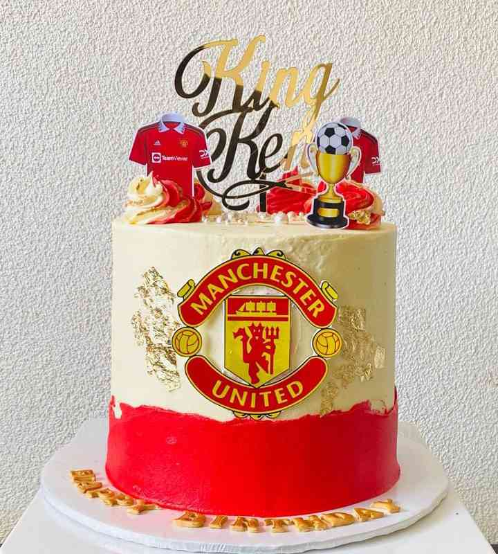 CUSTOMIZED CLUB CAKE