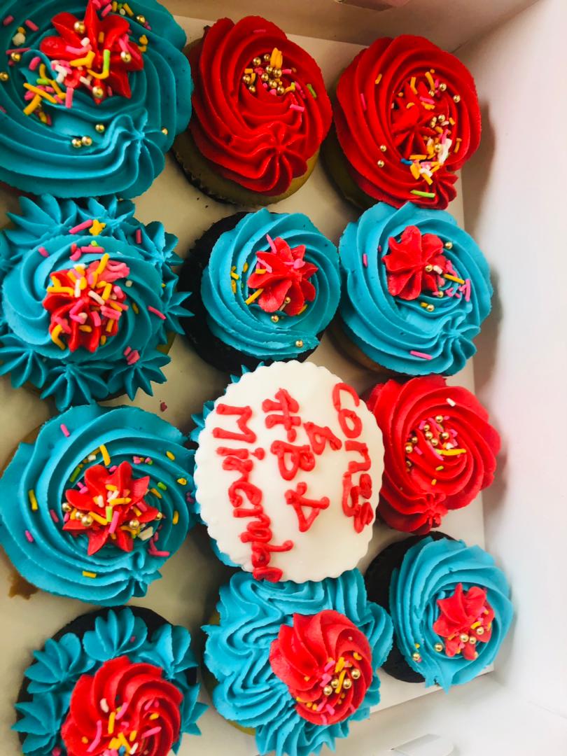 RED AND BLUE CUPCAKES 