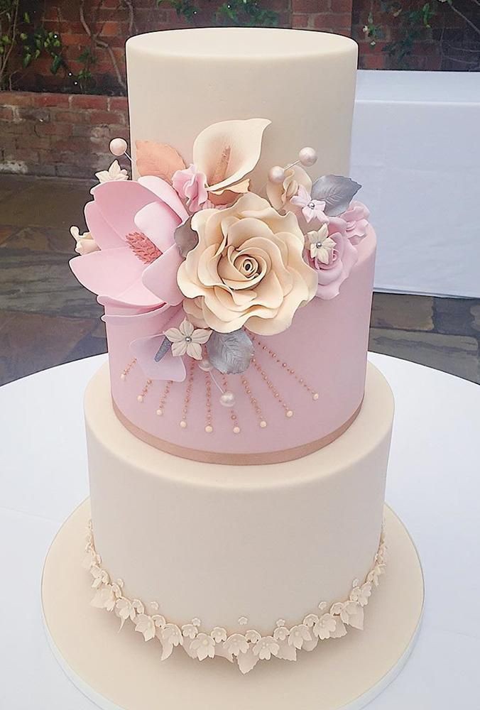 FLORAL WEDDING CAKE 1