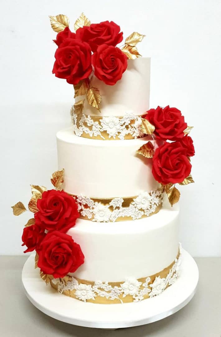 ROSE FLORAL WEDDING CAKE 