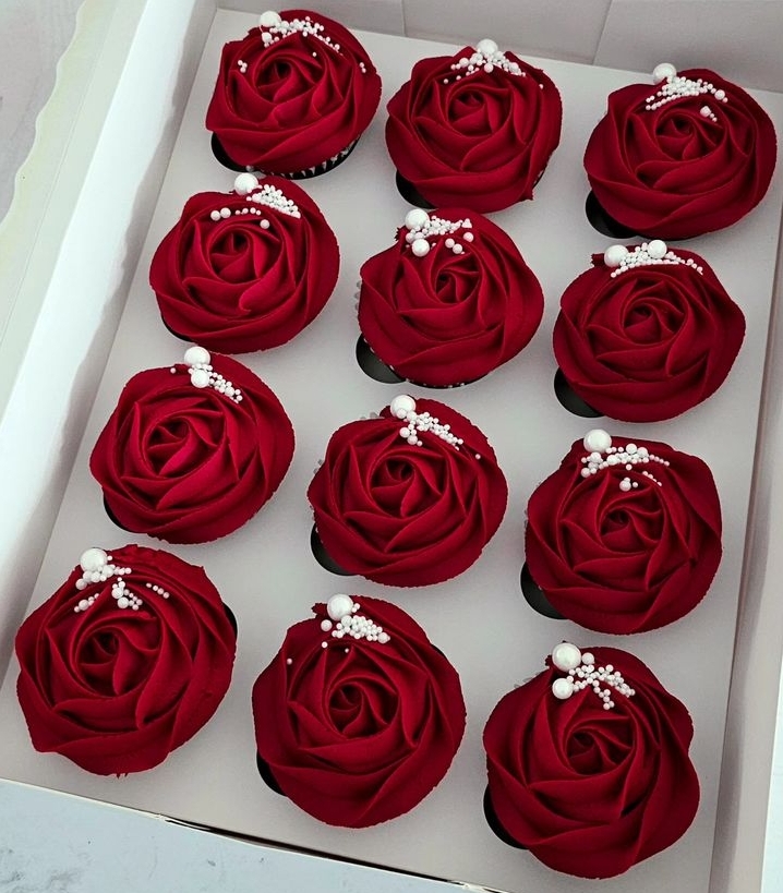 RED ROSE CAPCAKES 