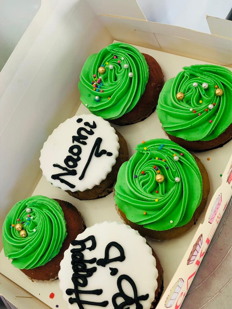 GREENISH CUPCAKES 