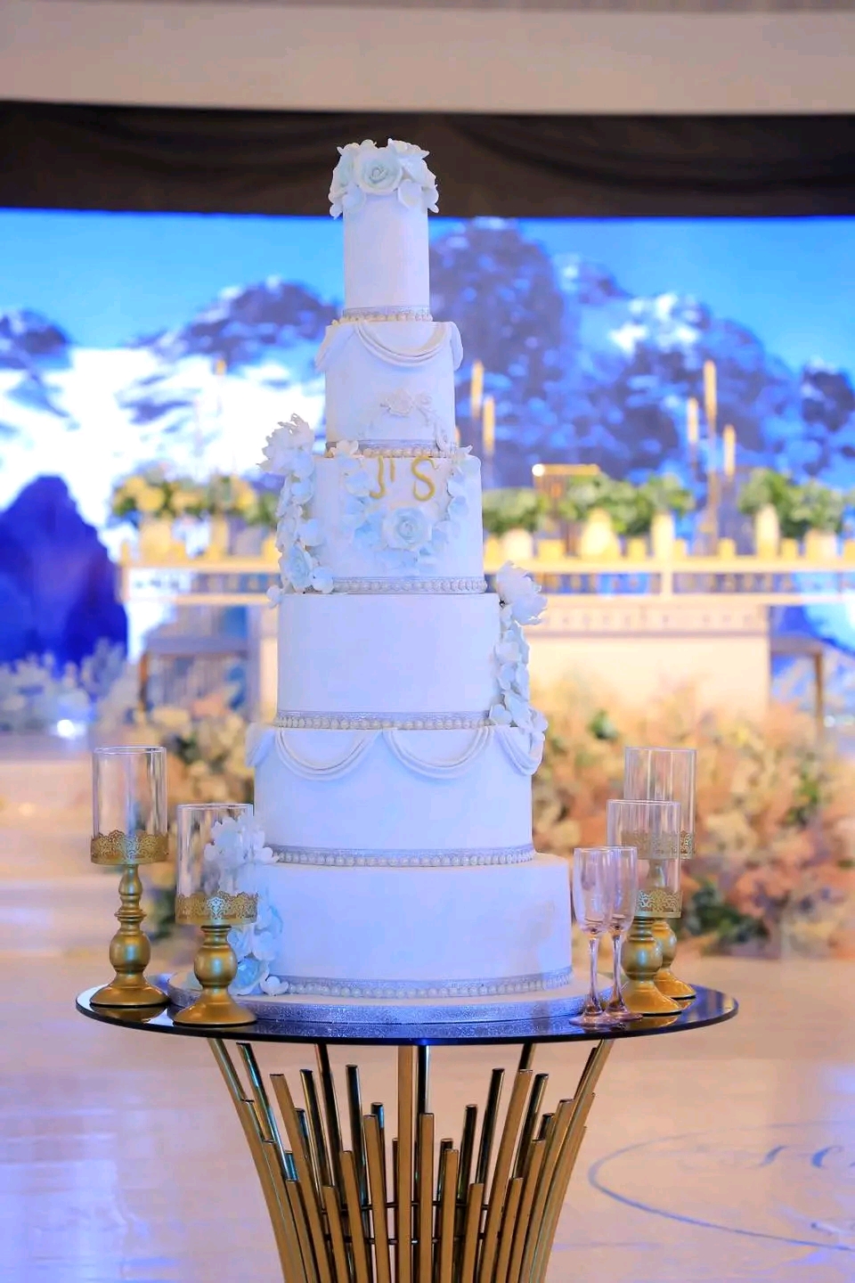 6 STEPS WEDDING CAKE 