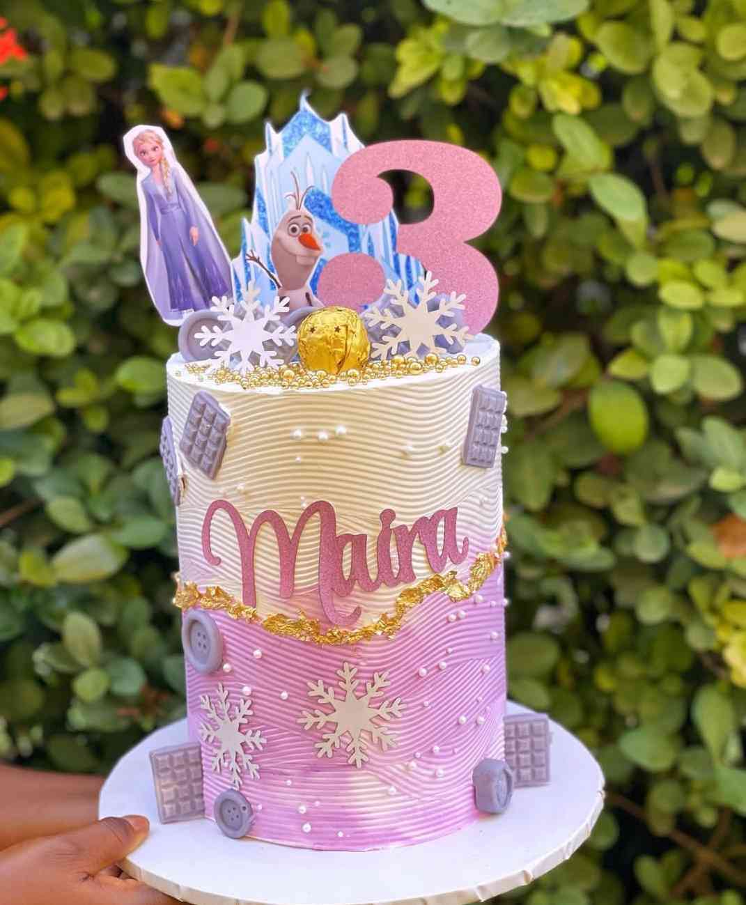 CHARACTER CAKE 12