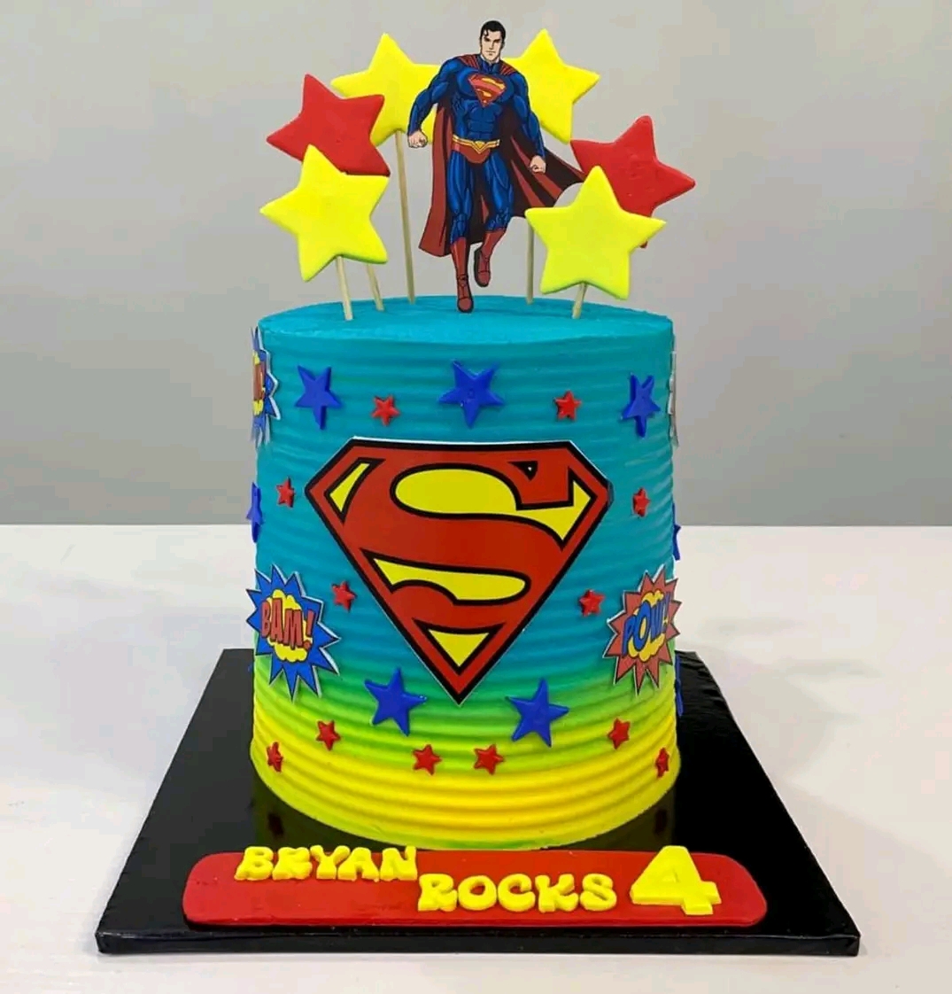 SUPER MAN STAR COLOURED CAKE