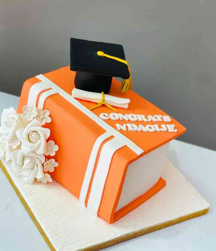 GRADUATION CAKE 20