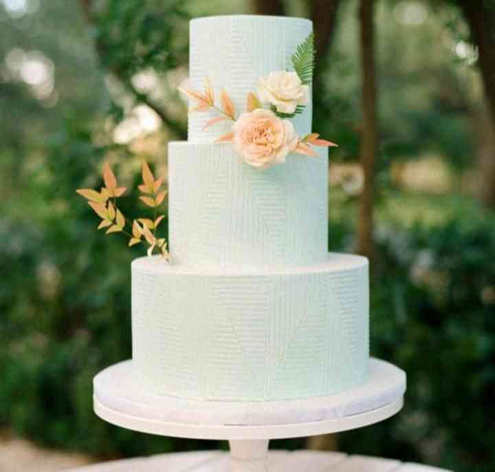 SIMPLE THREE TIER WEDDING CAKE 