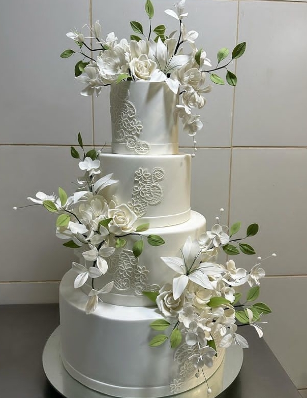 FRUIT PRECIOUS WEDDING CAKE 