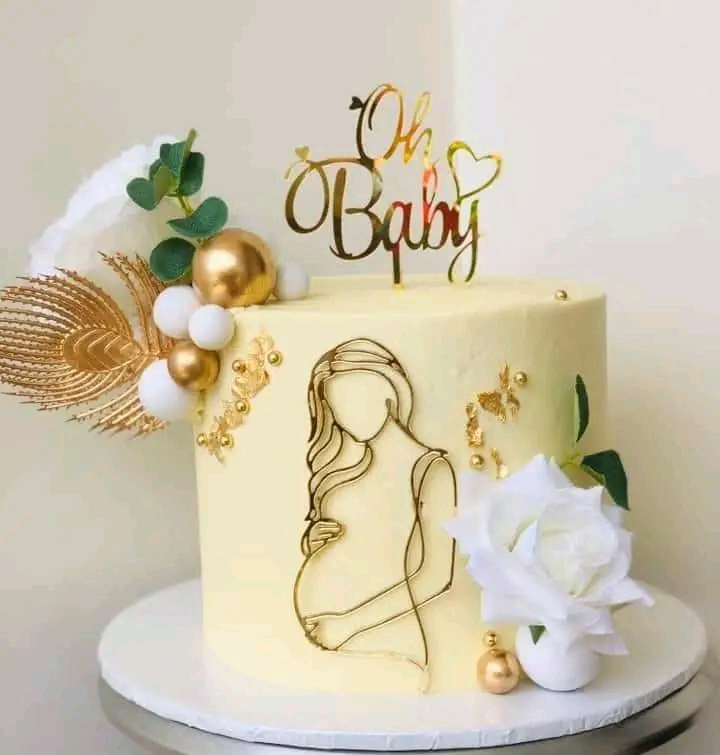 CUSTOMIZED BABY SHOWER CAKE 