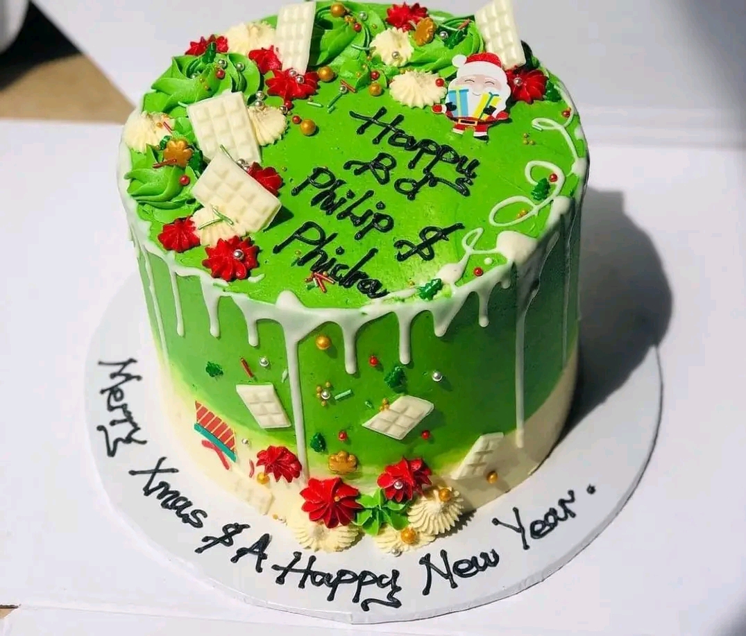 CREAMY AND GREEN DRIPPED XMAS CAKE