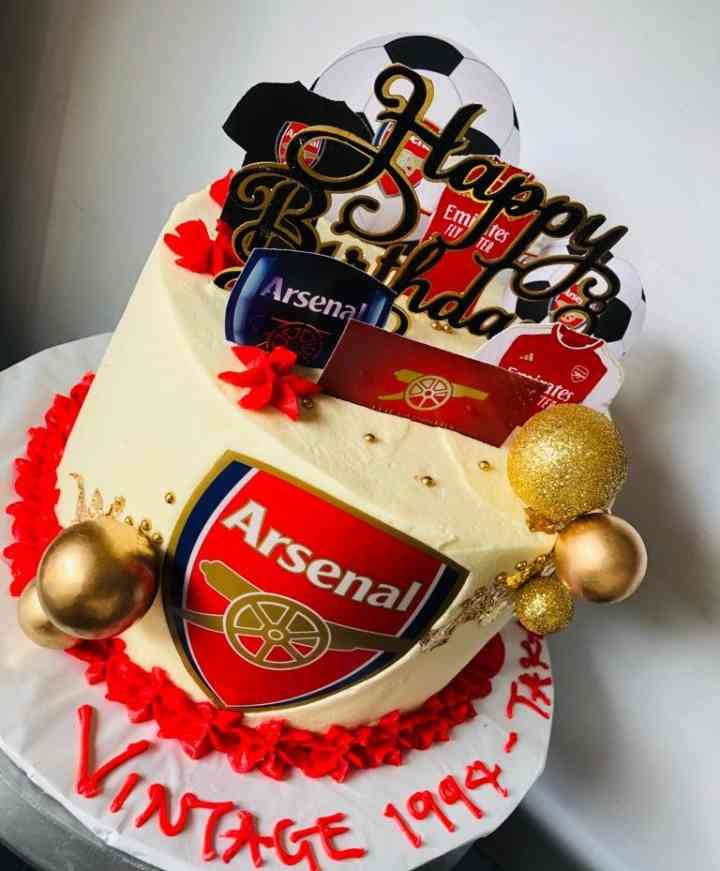 ARSENAL CHARACTER CAKE 