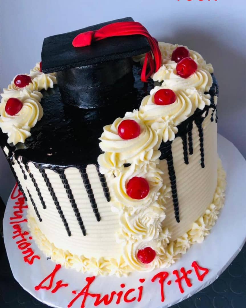 DROP AWICI'S GRADUATION CAKE