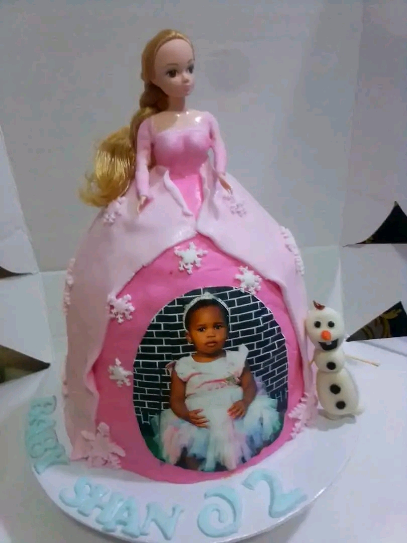 BARBIE DOLL EDIBLE CAKE