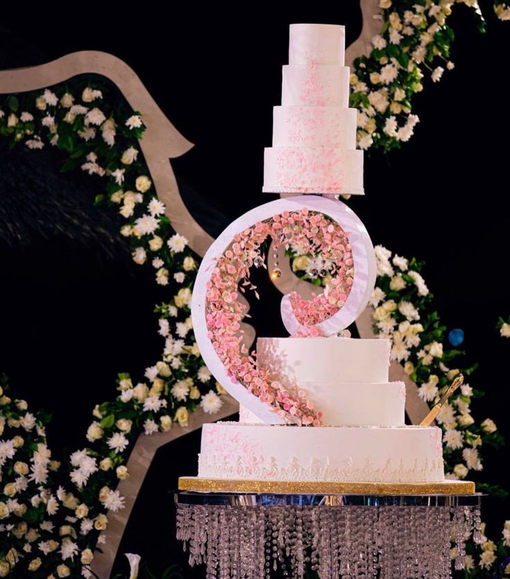 FLORAL CLASSY WEDDING CAKE 