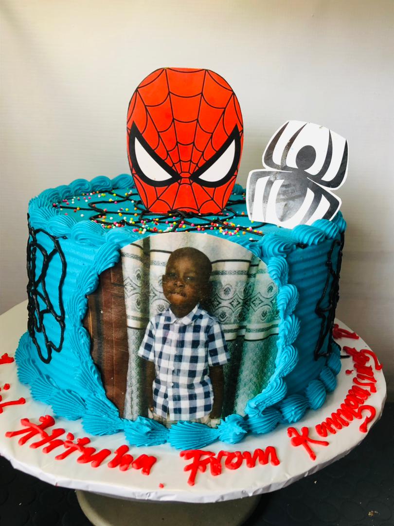 EDIBLE PRINT SPIDERMAN CHARACTER CAKE 