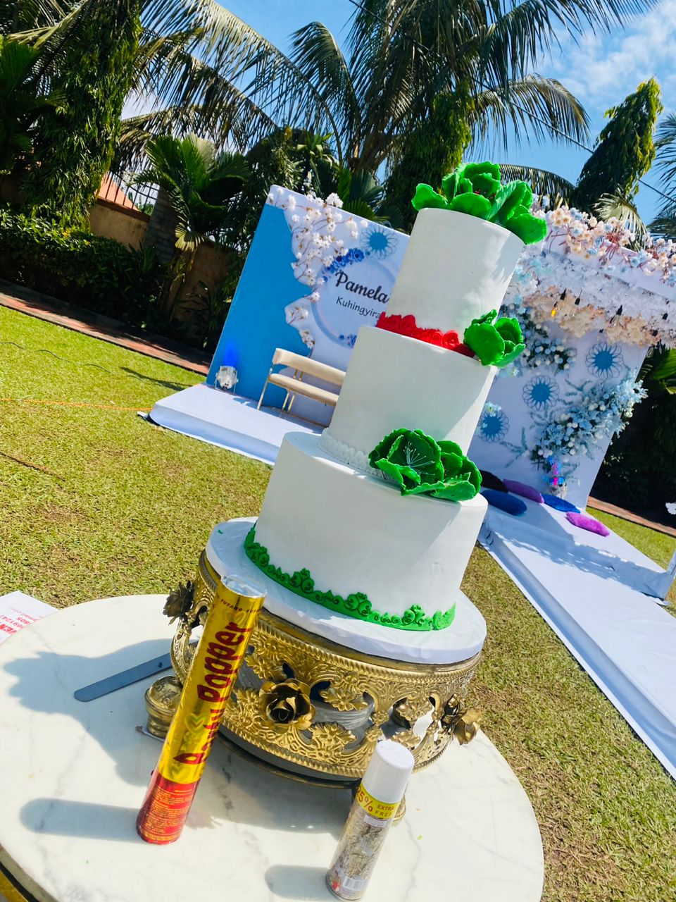 FONDANT FLORAL WEDDING CAKE 