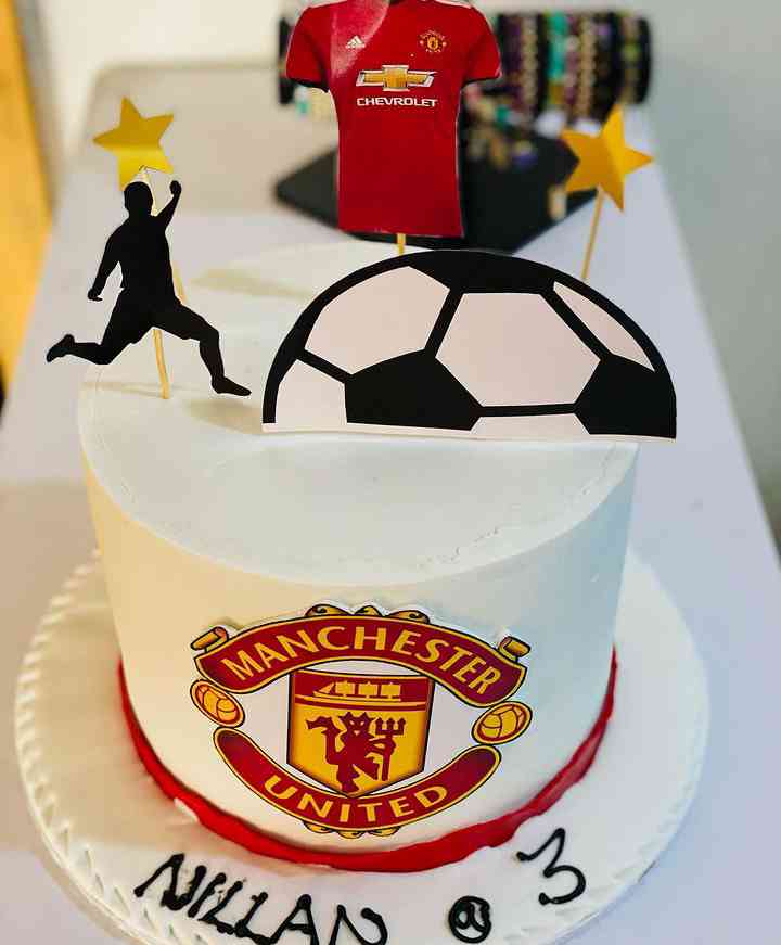 MANUNITED FANS CAKE