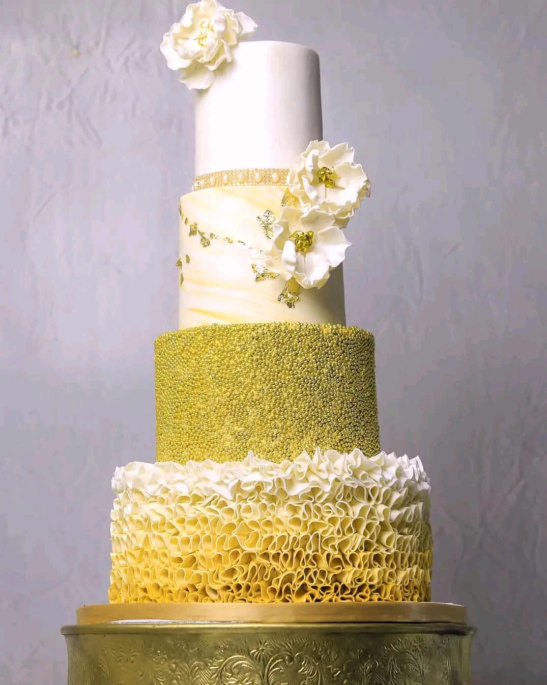 GOLDEN FLORAL WEDDING CAKE 