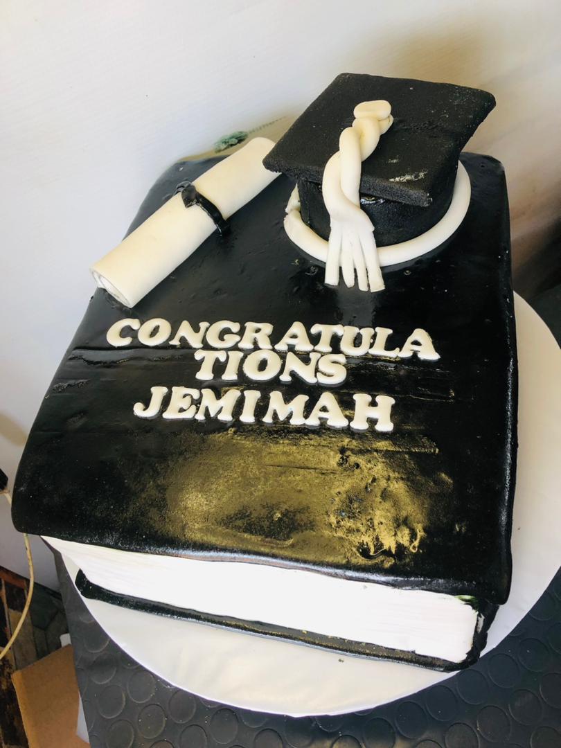 BOOK GRADUATION 🎓 CAKE