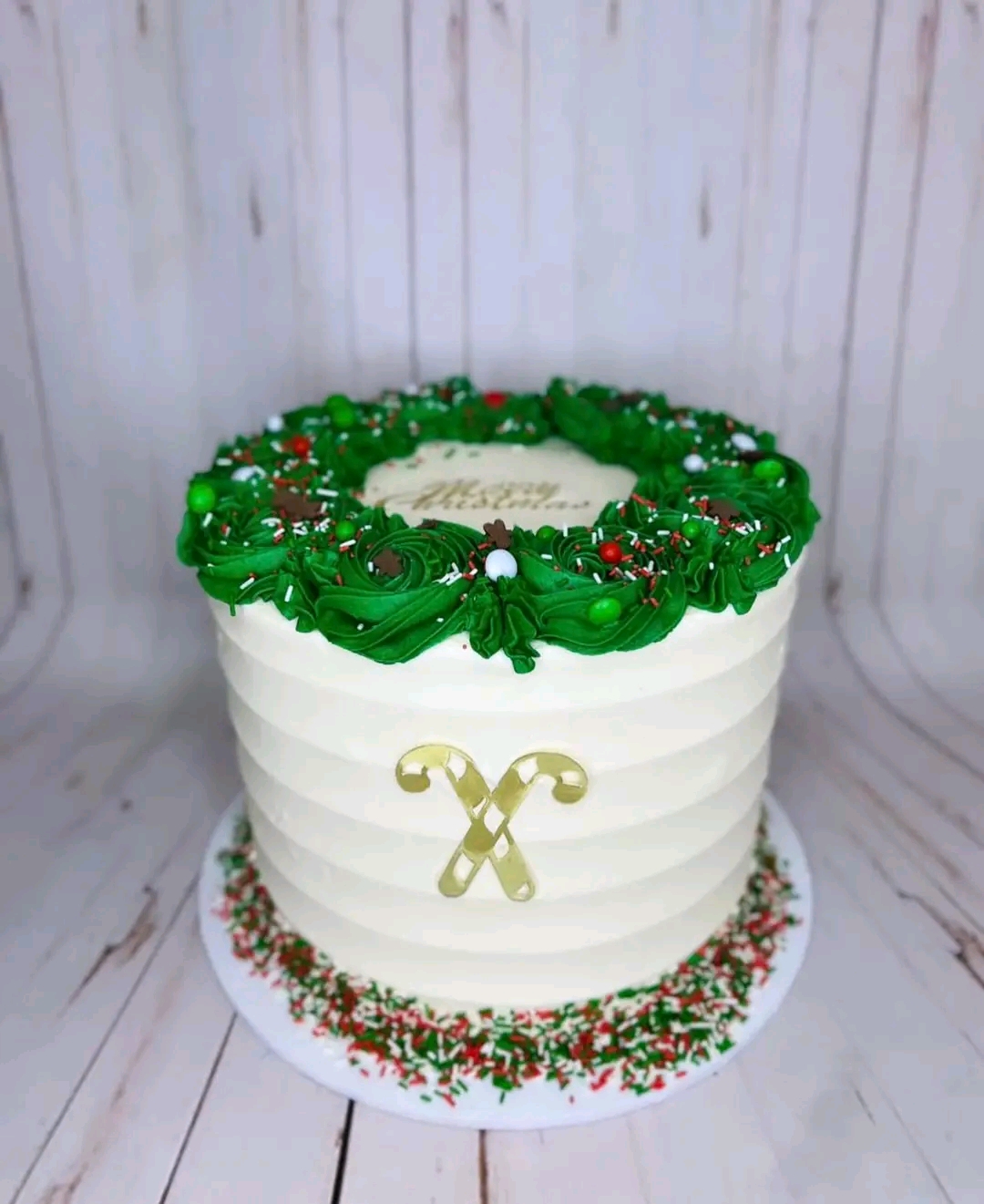 ROYAL ICING GREEN FLORAL CAKE 