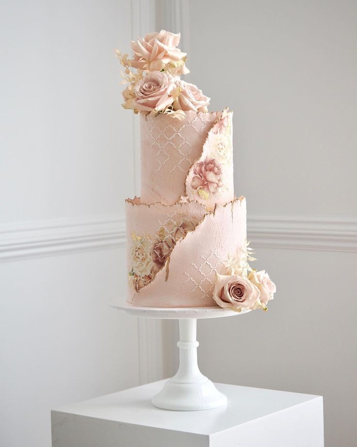SIMPLE BEAUTIFUL WEDDING CAKE 