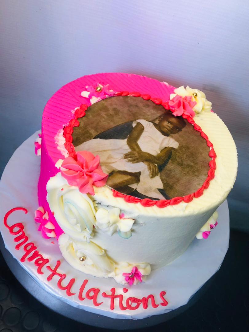 YOUNG GIRL EDIBLE CAKE 