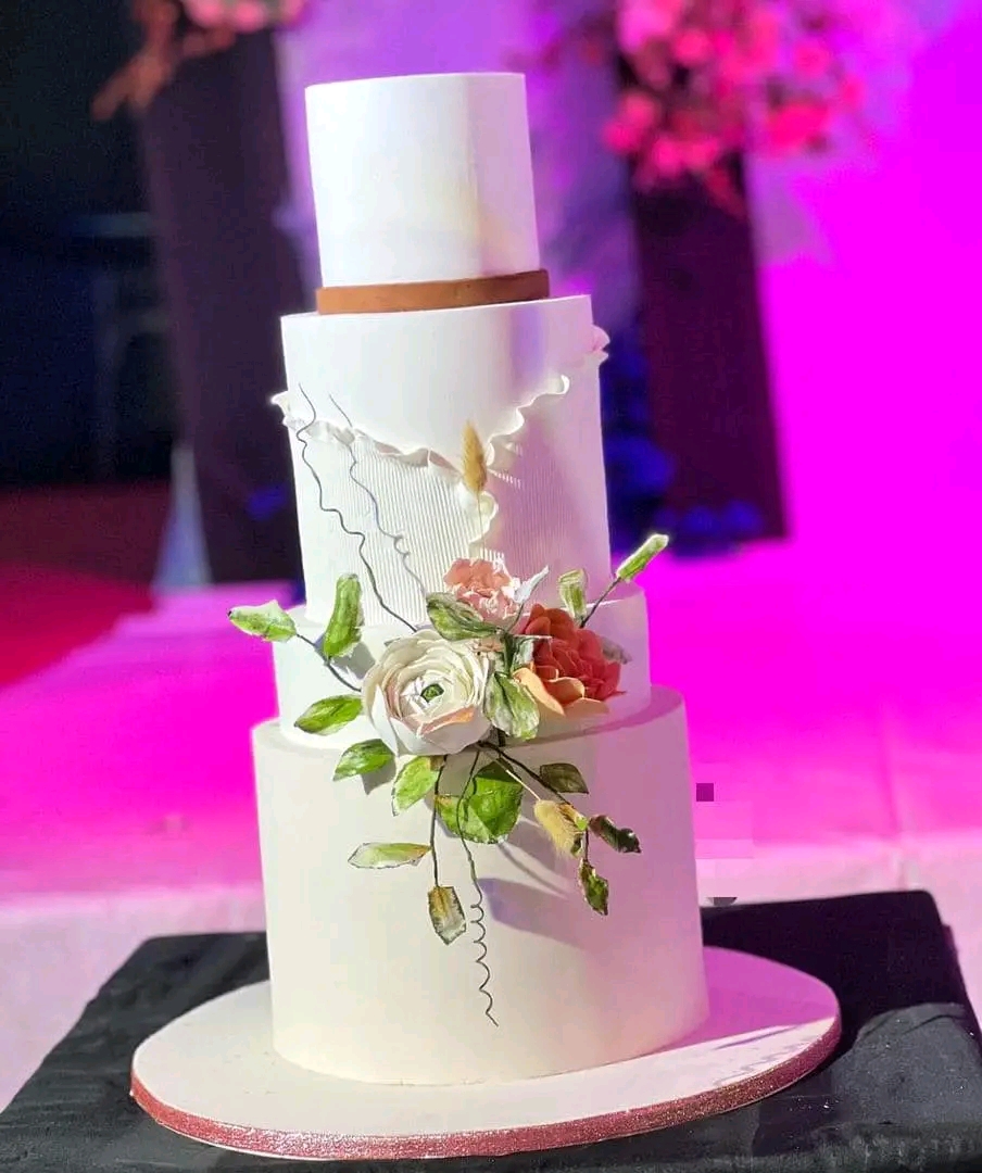 THREE STEPS SIMPLE WEDDING CAKE 