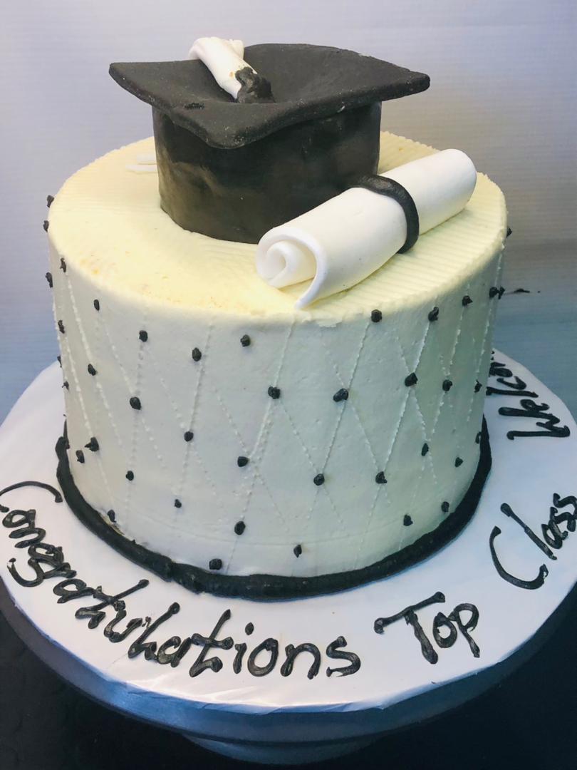 TOP GRADUATION CAKES 