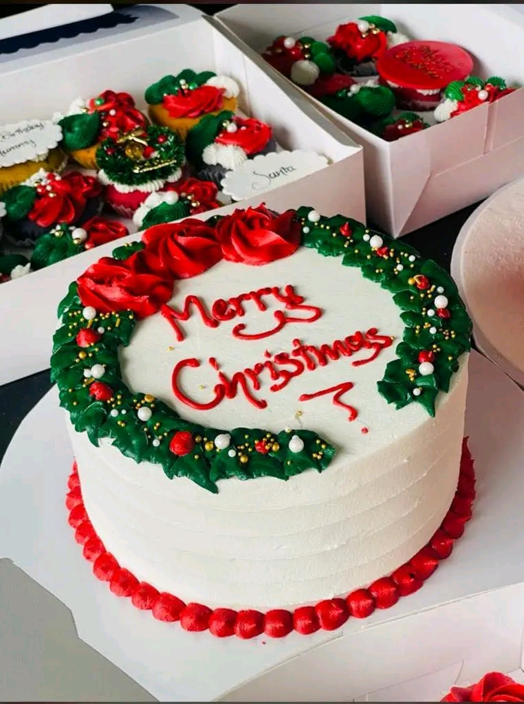 RED AND CHRISTMAS BUTTER CAKE 