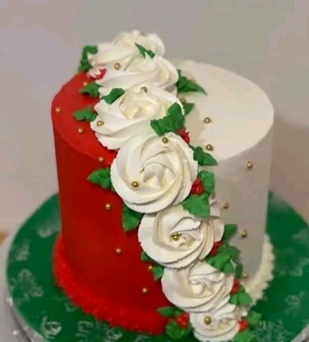 WHITE FLORAL X MASS CAKE
