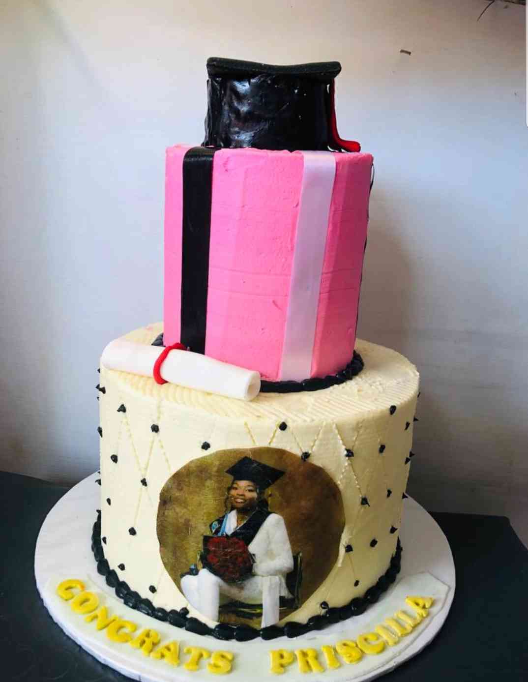 GRADUATION CAKE WITH AN EDIBLE PRINT PHOTO .VC
