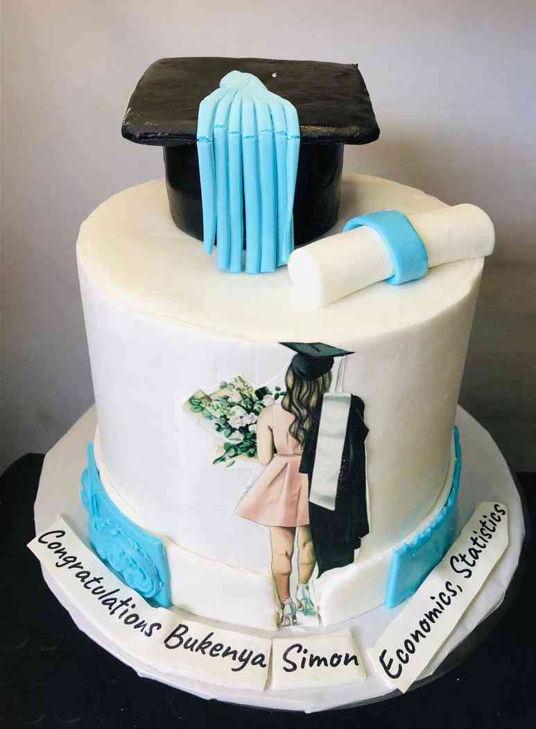 GRADUATION CAKE .GC