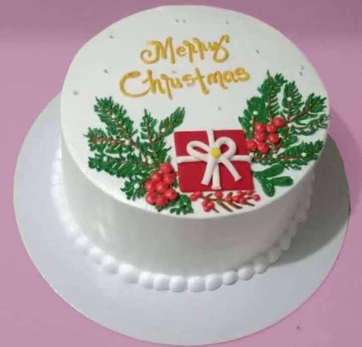 MESMERIZING CHRISTMAS CAKE 