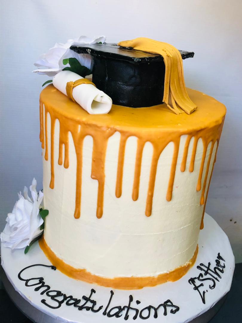 NEAT GRADUATION CAKE 735