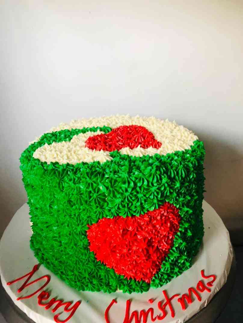 CHRISTMAS HEART CAKE