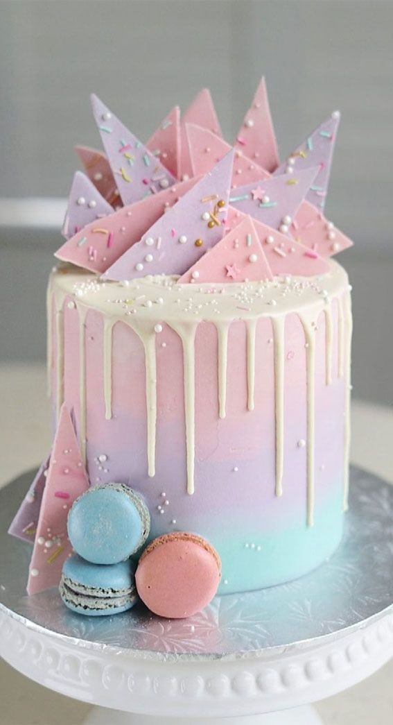 BABY SHOWER DRIPPING CAKE 