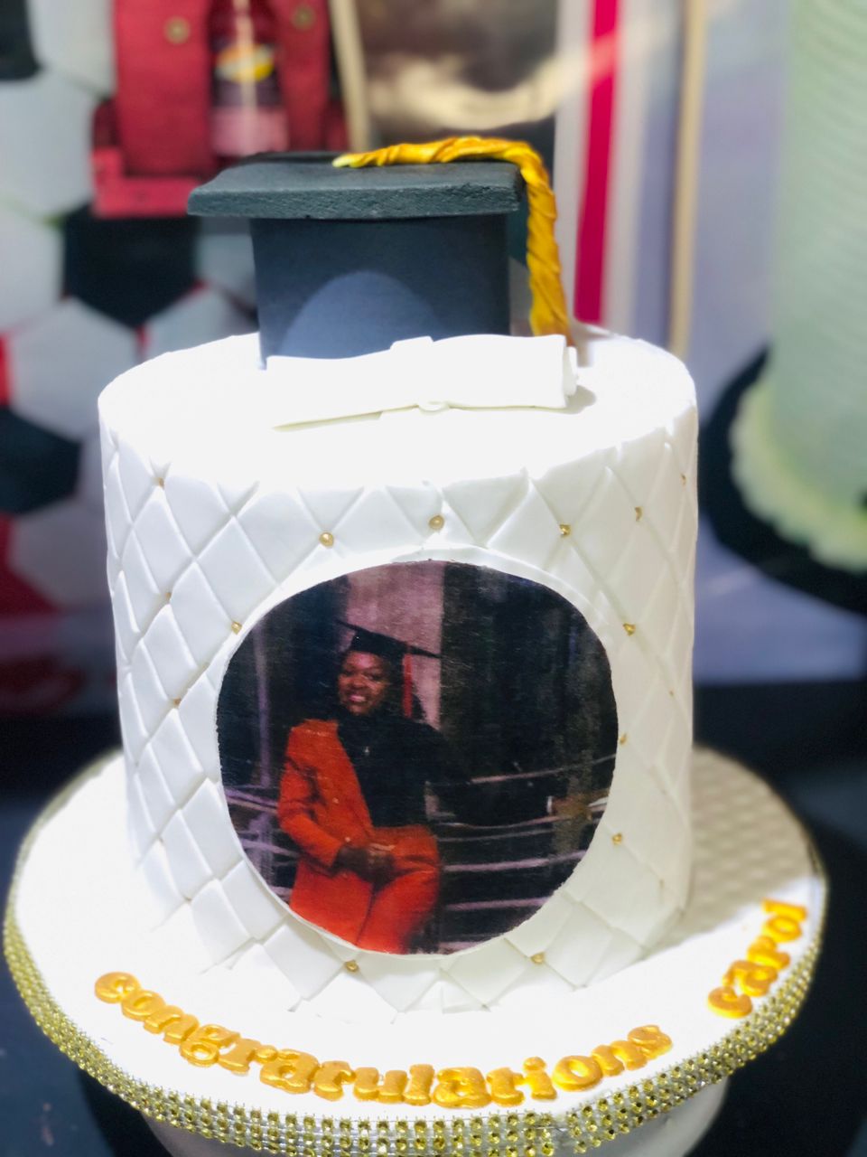 GRADUATION CAKE WITH AN EDIBLE PRINT 