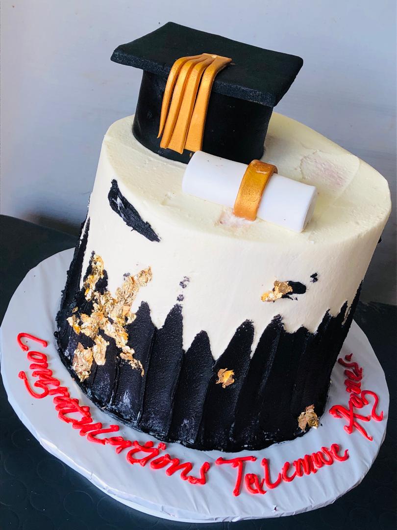 BEATIFUL GRADUATION CAKES