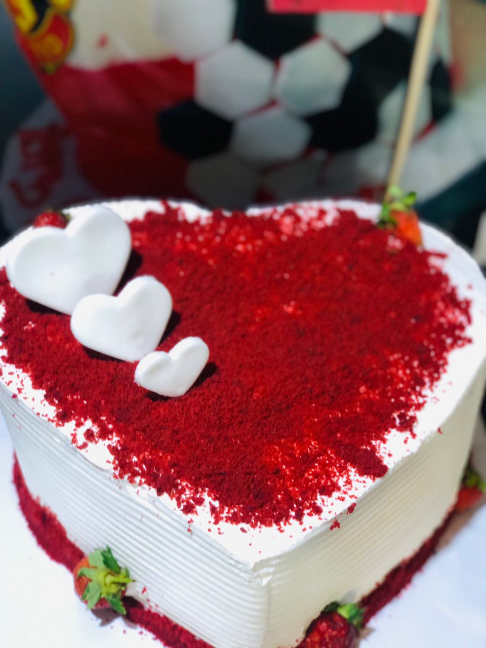 BIRTHDAY RED VELVET LOVE CAKE